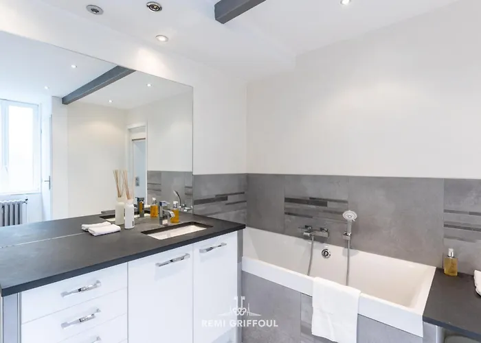 Family - In The Heart Of 8 Guests Private Garden * Honfleur