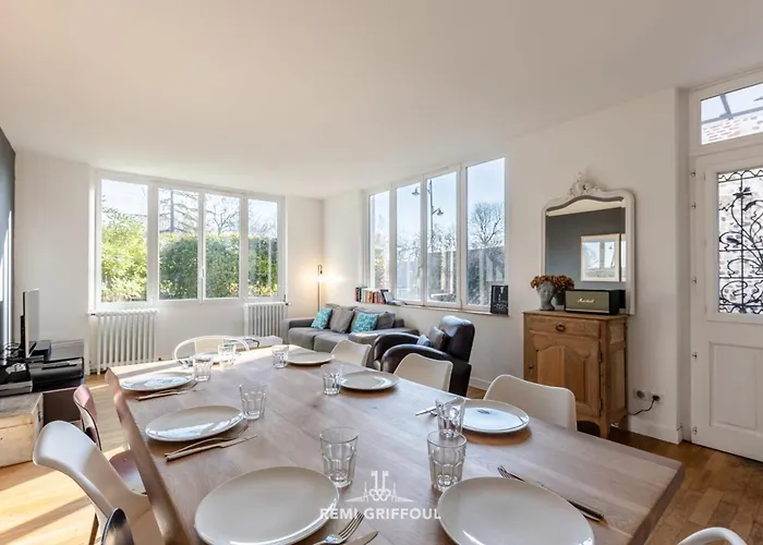 Ferienhaus Family - In The Heart Of 8 Guests Private Garden Honfleur